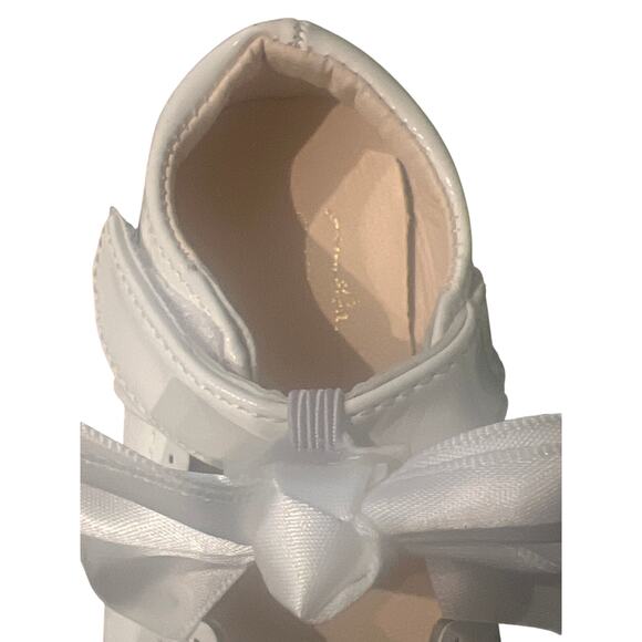 MG Baby Shoes - Girls Mary Janes - White Size 18 - for 6-12 month baby - Picture 4 of 7